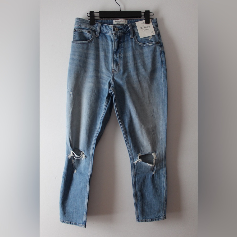 Abercrombie & Fitch Light Blue Cropped Jeans